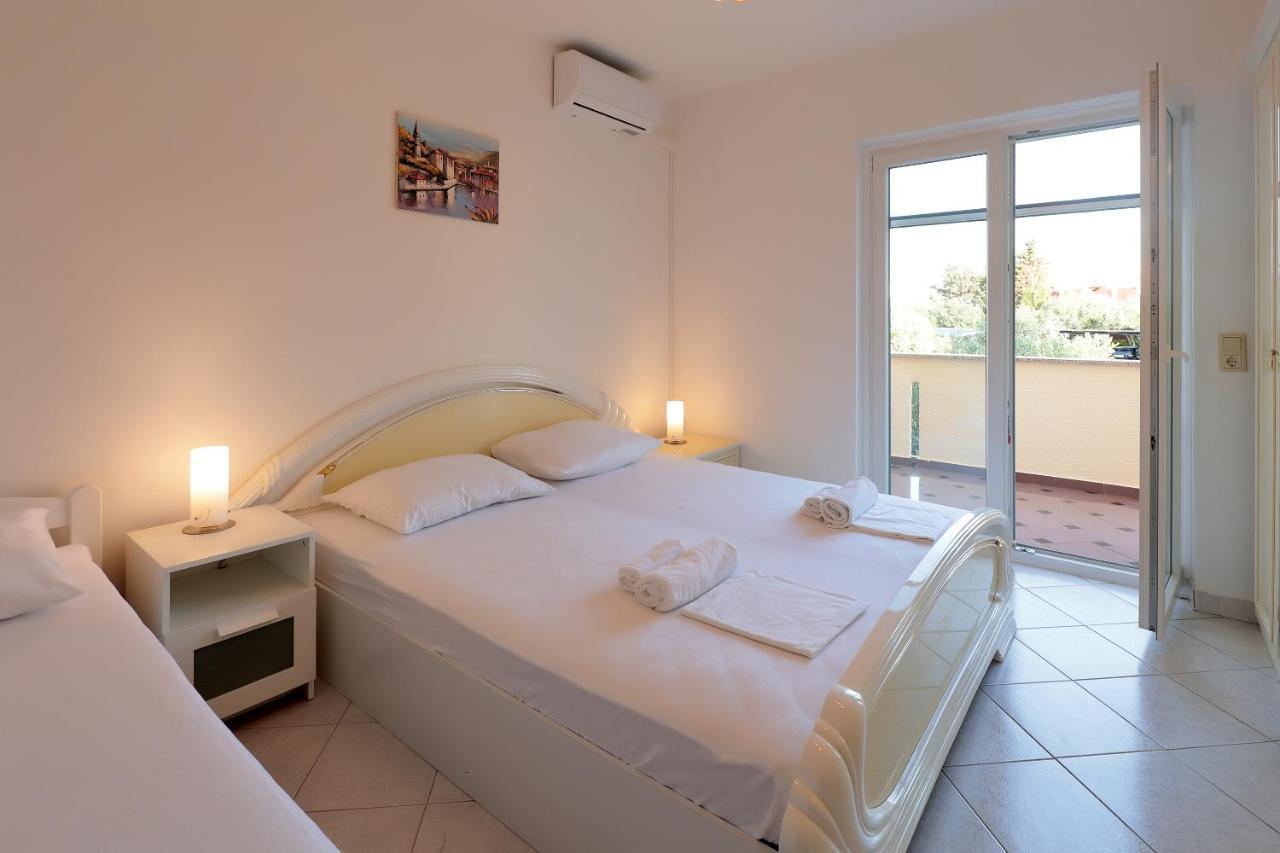 City Pool Apartments Novalja Zewnętrze zdjęcie
