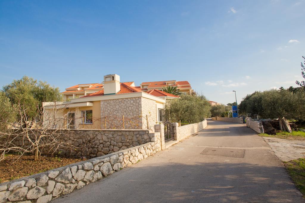 City Pool Apartments Novalja Zewnętrze zdjęcie