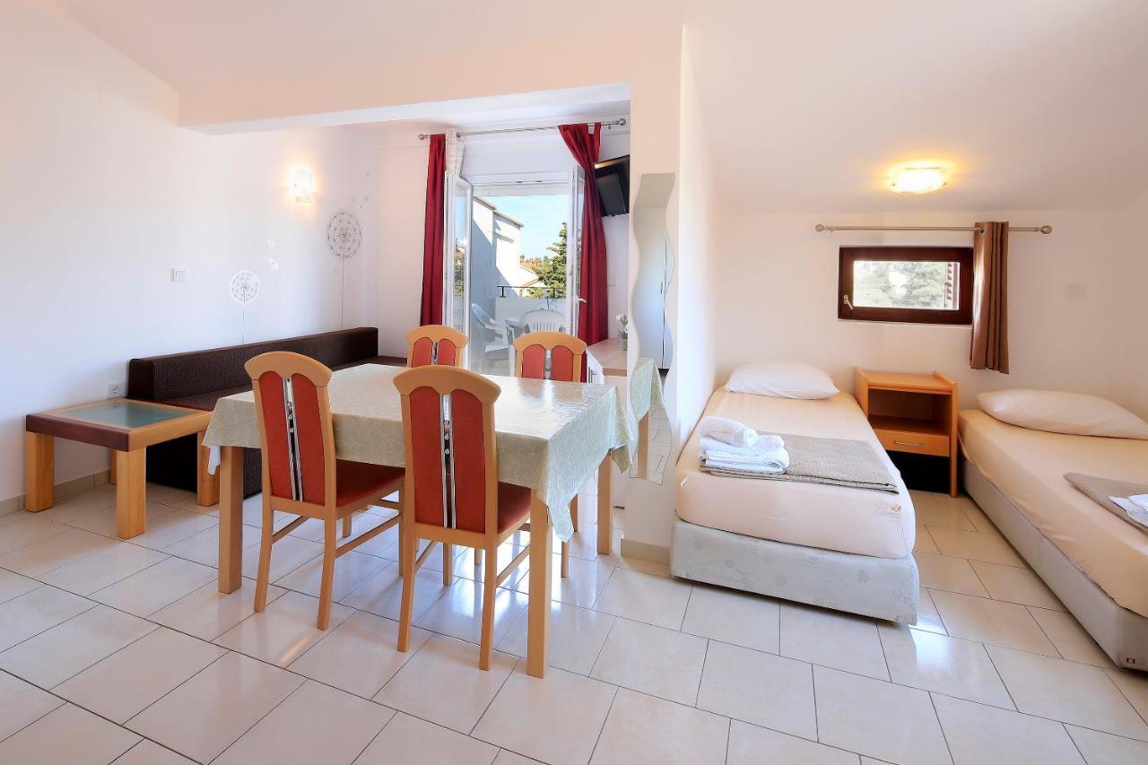 City Pool Apartments Novalja Zewnętrze zdjęcie